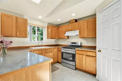 245 S 2nd St, Creswell, OR 97426 - Photo 10