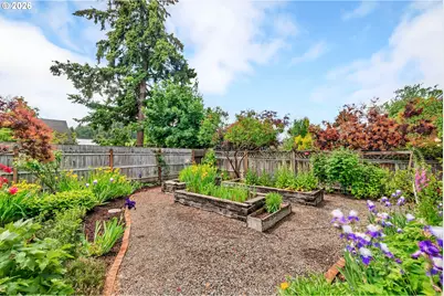 245 S 2nd St, Creswell, OR 97426 - Photo 26