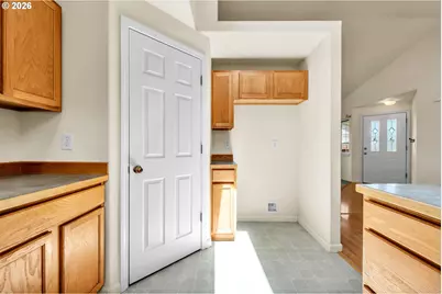 245 S 2nd St, Creswell, OR 97426 - Photo 12