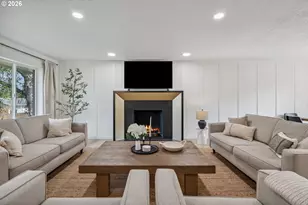 950 SE 18th Ave, Hillsboro, OR 97123 - Photo 2