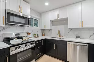 950 SE 18th Ave, Hillsboro, OR 97123 - Photo 12