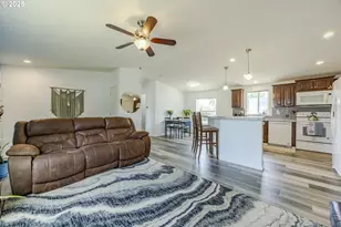 1415 S Bertelsen Rd, Eugene, OR 97402 - Photo 6