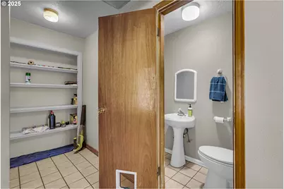 821 Bridge St, Vernonia, OR 97064 - Photo 32