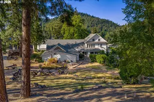 1270 N Main Ave, White Salmon, WA 98672 - Photo 4