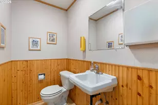 1270 N Main Ave, White Salmon, WA 98672 - Photo 20