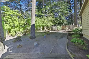 13525 SW Fircrest Ct, Beaverton, OR 97008 - Photo 36