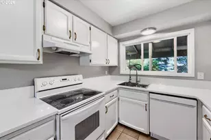 170 NE Kane Dr, Gresham, OR 97030 - Photo 10