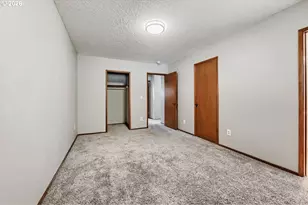170 NE Kane Dr, Gresham, OR 97030 - Photo 18
