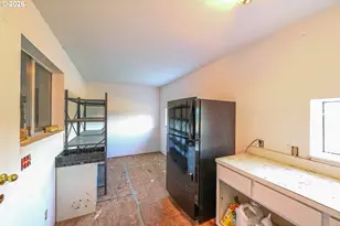 12839 N Bank Rd, Roseburg, OR 97470 - Photo 32