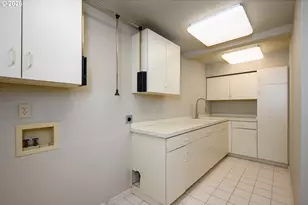 12839 N Bank Rd, Roseburg, OR 97470 - Photo 28