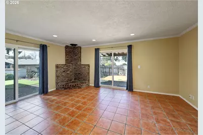 201 NE 126th Ave, Portland, OR 97230 - Photo 12