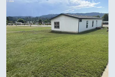 3715 Jones Dr, Hood River, OR 97031 - Photo 14