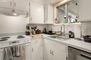 1090 E 28th Ave, Eugene, OR 97405 - Photo 32