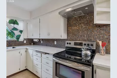 2112 NE 81st Ave, Portland, OR 97213 - Photo 12