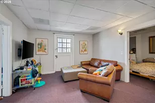 2324 SW Cactus Dr, Portland, OR 97205 - Photo 18