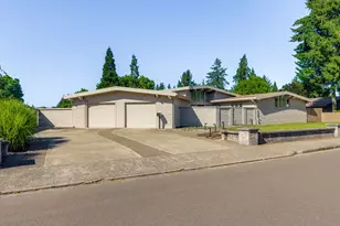 2035 NW St Andrews Dr, McMinnville, OR 97128 - Photo 1