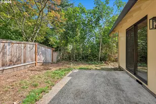 3441 SW Vermont St, Portland, OR 97219 - Photo 32