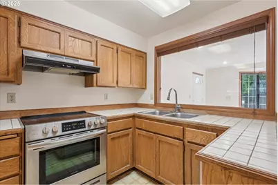 3441 SW Vermont St, Portland, OR 97219 - Photo 14