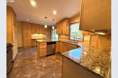 2318 NE Brookview Dr, Vancouver, WA 98686 - Photo 10