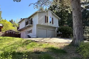 2318 NE Brookview Dr, Vancouver, WA 98686 - Photo 2