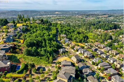 13501 SE Mountain Crest Dr, Happy Valley, OR 97086 - Photo 8