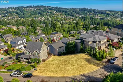 13501 SE Mountain Crest Dr, Happy Valley, OR 97086 - Photo 2