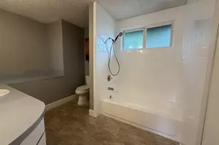 11530 SW Tigard Dr, Portland, OR 97223 - Photo 12