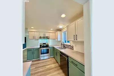 19504 SW Stacey St, Beaverton, OR 97003 - Photo 8