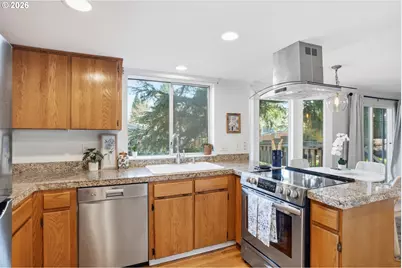 20182 SW Tillamook Ct, Tualatin, OR 97062 - Photo 12