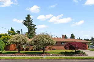 10919 SE Mill Ct, Portland, OR 97216 - Photo 4