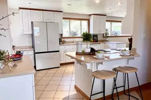 10919 SE Mill Ct, Portland, OR 97216 - Photo 14