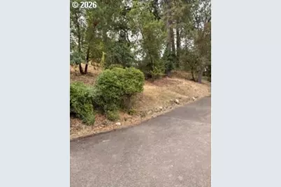 1212 SE Reservoir Ave, Roseburg, OR 97470 - Photo 20