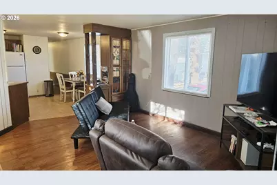 1809 26th St #105, La Grande, OR 97850 - Photo 2