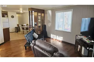 1809 26th St, La Grande, OR 97850 - Photo 2