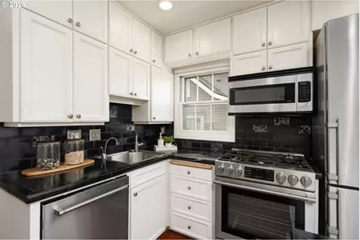 2695 SW Montgomery Dr, Portland, OR 97201 - Photo 16