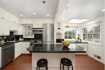 2695 SW Montgomery Dr, Portland, OR 97201 - Photo 14