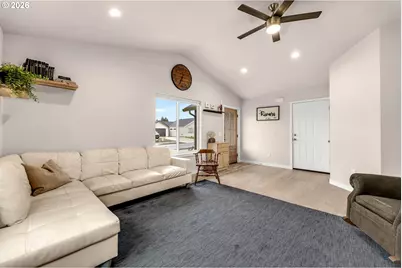 211 W Oak St, Yacolt, WA 98675 - Photo 8