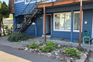 1525 SE 49th Ave, Portland, OR 97215 - Photo 2