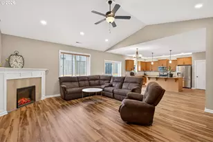 467 E Johnson St, Carlton, OR 97111 - Photo 6