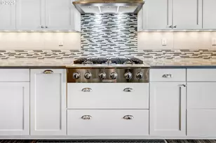 9946 NW 326th Pl, Hillsboro, OR 97124 - Photo 16