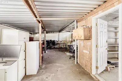 2020 NE 102nd Ave, Portland, OR 97220 - Photo 32