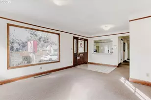 2020 NE 102nd Ave, Portland, OR 97220 - Photo 4