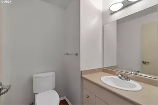 1128 NE Schuyler St, Portland, OR 97212 - Photo 16