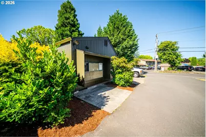 1046 NE 17th Ave, Hillsboro, OR 97124 - Photo 10