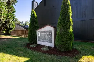 1046 NE 17th Ave, Hillsboro, OR 97124 - Photo 2