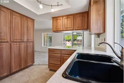 5617 NE Farmcrest St, Hillsboro, OR 97124 - Photo 16