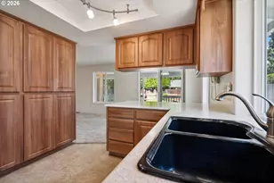 5617 NE Farmcrest St, Hillsboro, OR 97124 - Photo 16