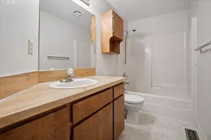 5617 NE Farmcrest St, Hillsboro, OR 97124 - Photo 20