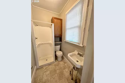 156 Bond St, Astoria, OR 97103 - Photo 14