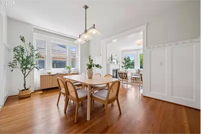 2475 NW Northrup St, Portland, OR 97210 - Photo 10